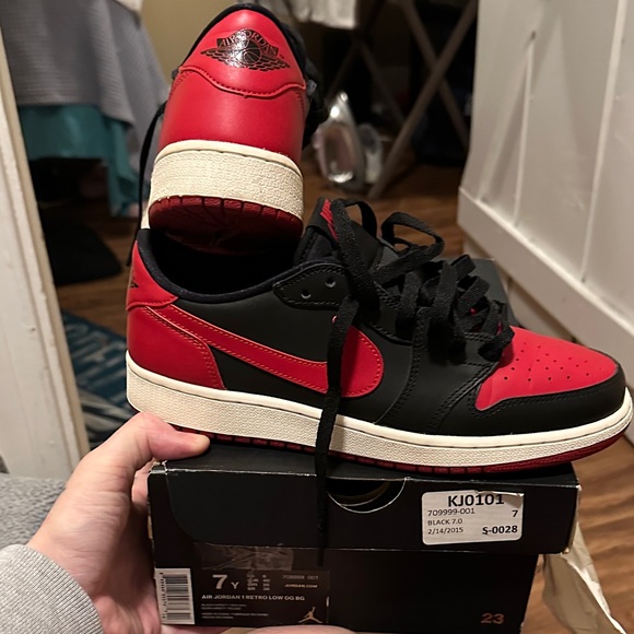 Nike Air Jordan Low Black Red Sneakers